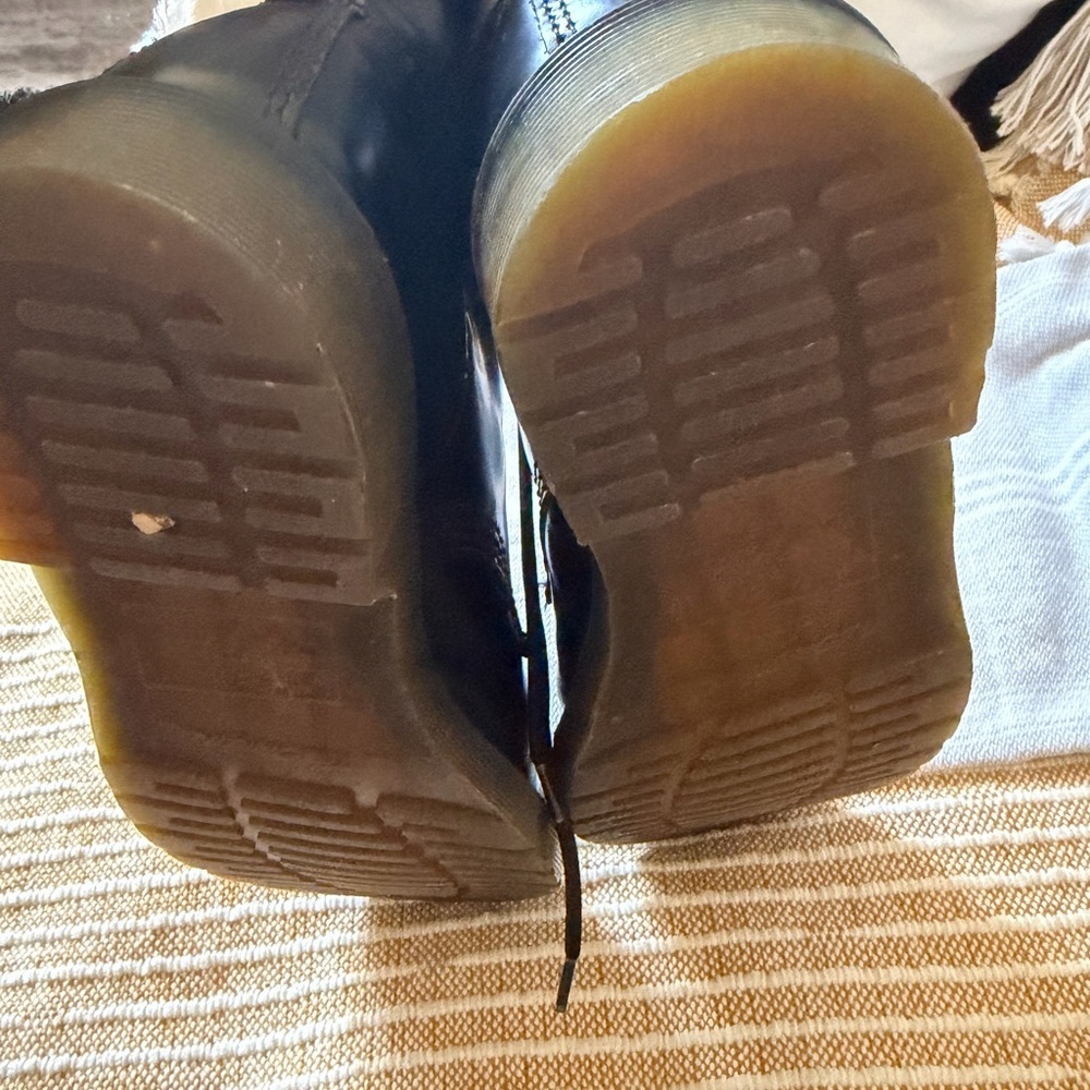 Dr. Martens Black Leather Lace-Up Shoes with Yellow Insole - Picture 5 of 10